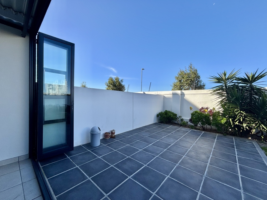 To Let 3 Bedroom Property for Rent in Sandown Western Cape